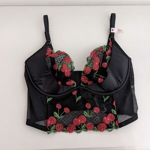 NWT! Victoria's Secret Very Sexy Bra Cherry Lace Embroidery Black Size 32DD